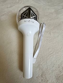 Amazon.co.jp: NiziU ペンライト オフィシャルライトスティック